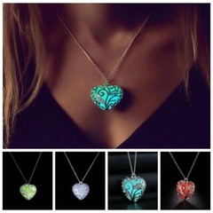 US Glow in The Dark Women’s Heart Ocean Pendant Necklace Chains Gift Christmas