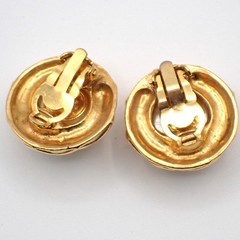 CHANEL Matelasse Round Imitation Pearl Button Earrings Clip-On GHW 62RL660