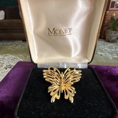 Monet Signed Gold Tone Butterfly Brooch Pin Metal No Stone Animals & Insects