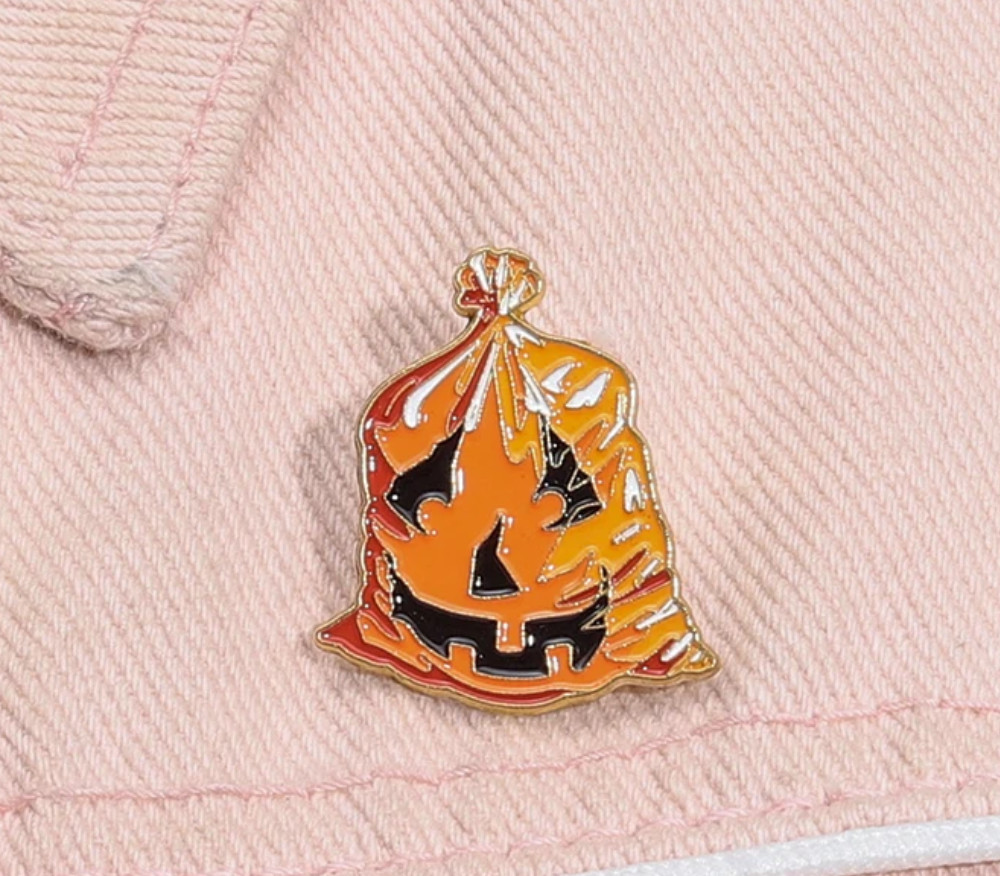 HALLOWEEN LEAF BAG-PIN-2 OR MORE PINS $5.49 SHIPPING-SPEND $20 SHIPPING IS FREE