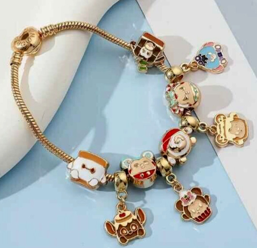 🍬 Cute Munchlings Charm Bracelet 6.7″ Golden Tone Zinc Alloy w/9 Disney Charms