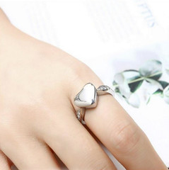 316L Stainless Steel Cremation Ashes Crystal Heart Ring (Size 6/7/8/9/10)