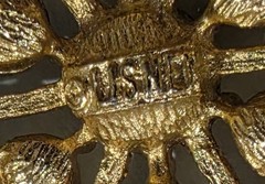 LISNER CIRCLE FLOWER USNER SIGNED PIN RHINESTONES BEAUTIFUL FREE SHIPPING