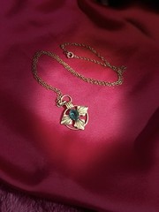 Authentic 1940s Gold filled Metal Cable Chain Necklace leaf Charm green stone