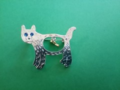 metal cat pin brooch fish in belly blue rhinestone eyes 1.75″