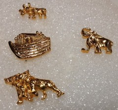 Pin Scatter Push Back Tack Lapel Gold Tone Shiny Noahs Ark 5 Piece Boat Animals