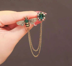 Vintage Delicate Bee Chain Brooch Women’s Fashion Brooch Pin Gift
