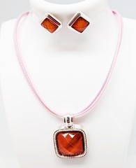 DESIGNER INSPRIED 17 in PINK FAUX FACETED GEM MULTI CORD SILVER JEWLERY SET