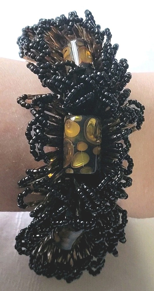 Black Beaded Bracelet With Glass Bead Accents; Gold/brown/black