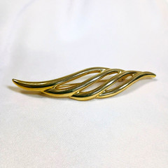 Trifari Signed Gold-Tone Leaf Swirl Brooch Pin Metal No Stone Vintage
