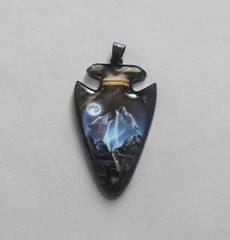 Wolf Howling At Moon Arrowhead Shaped Pendant And Chain