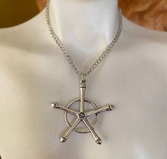 Bleach Quincy Cross Pendant Necklace Uryu Ishida Silver Tone