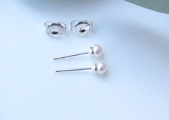 Tiny Natural Freshwater Pearl Stud Earrings, Pearl Earrings, Dainty Pearls studs
