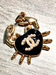 Designer Zipper Pull Charm Gold Tone & Black Crab Pendant with faux Pearls