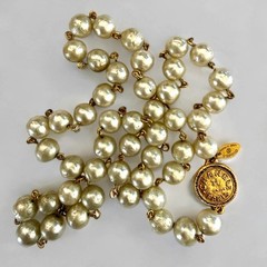 Chanel Vintage Faux Pearl Rue Cambon 31 Medallion Necklace