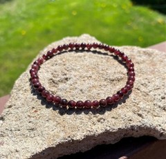 Handmade Natural Garnet Elastic Stretch Bracelet – 5mm Crystal Gemstone Bead