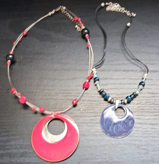 Multicolor Adjustable Pendant Necklace Jewelry Set, Red & Blue Round Disc