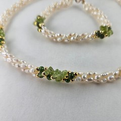 Freshwater Pearl Necklace 17in & Bracelet 7.75 with Green Peridot [8141]