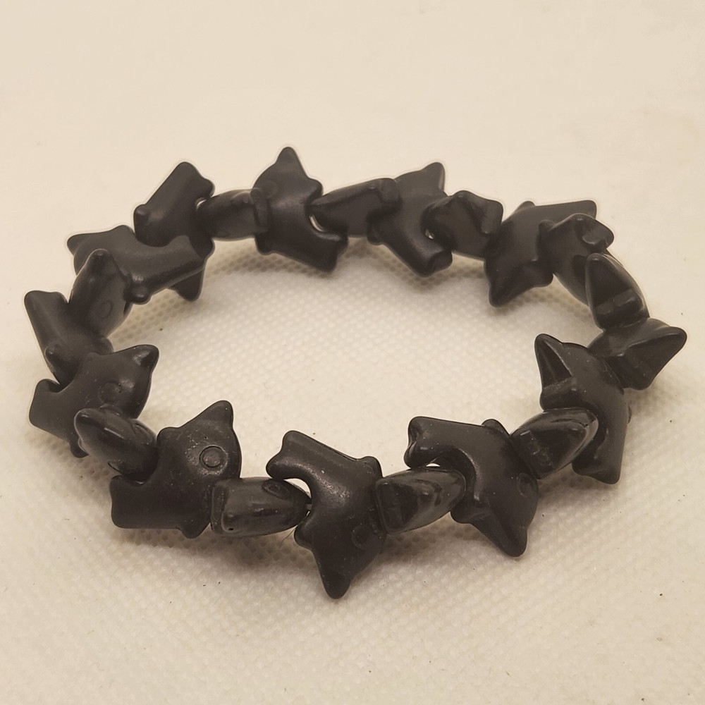 Black Stone Dolphin Bracelet