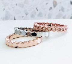 14k Gold Imitation Sapphire Stackable Honeycomb Pattern Set Women’s Ring