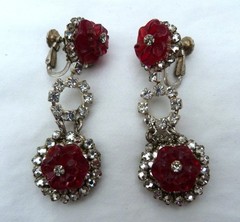 2 1/4″ VINTAGE SIGNED MIRIAM HASKELL CARVED RED GLASS RHINESTONES DROP EARRINGS