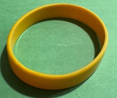 LIVESTRONG LIVE STRONG AUTHENTIC CANCER SUPPORT BRACELET Size L/XL 8″NEW!