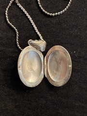 925 Sterling Silver Oval Engraved Photo Locket Necklace 20’’ Rope Chain