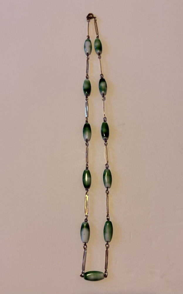 Rare 23″ Vintage 1975 Avon Come Summer Green White Marbled Bead Link Necklace