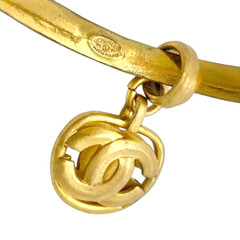 Authentic CHANEL 96P CC Logo Swing Gold Bangle Bracelet – DDP Included – Summer