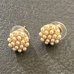 Gold Tone Cream Imitation Pearl Cluster Stud Earrings Butterfly Back Faux Pearl