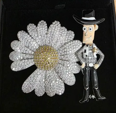 CASETiFY x PEACEMINUSONE x Toy Story THE FIRST FAN Daisy Jewel Pin badge