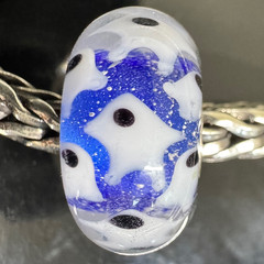 NEW💕Trollbeads UNIQUES Critters Beautiful Blue Cosmic Base with White Starfish