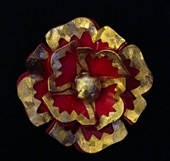 Red & Gold Tone Layered Enamel Flower Brooch Pin Flowers & Plants Theme