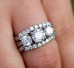 Gorgeous 2.50Ct Round Cut Simulated Diamond Wedding Ring 14K White Gold Plated