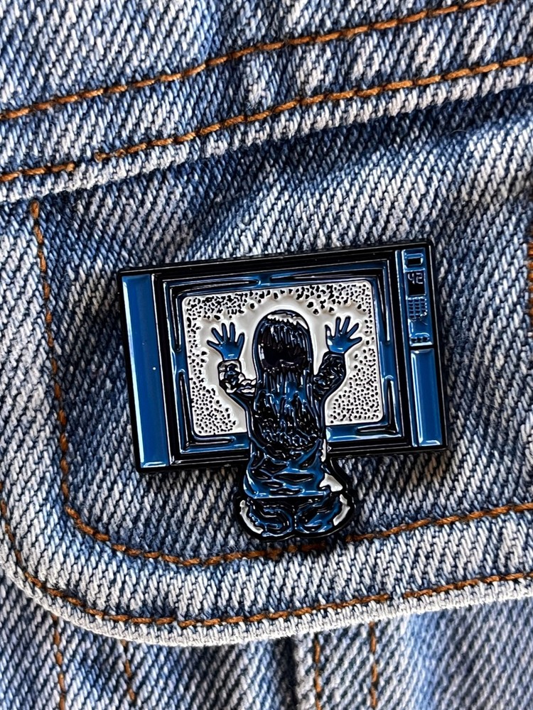 Poltergeist – Horror Movie – Enamel Pin / Badge – Excellent Condition
