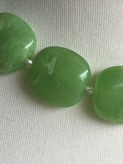 APPLE GREEN BEADS – ADJUSTABLE LENGTH