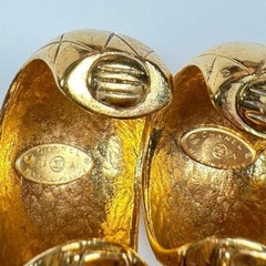 Authentic Chanel Matelasse Coco Mark Logo Vintage Earrings Gold Vintage 93A
