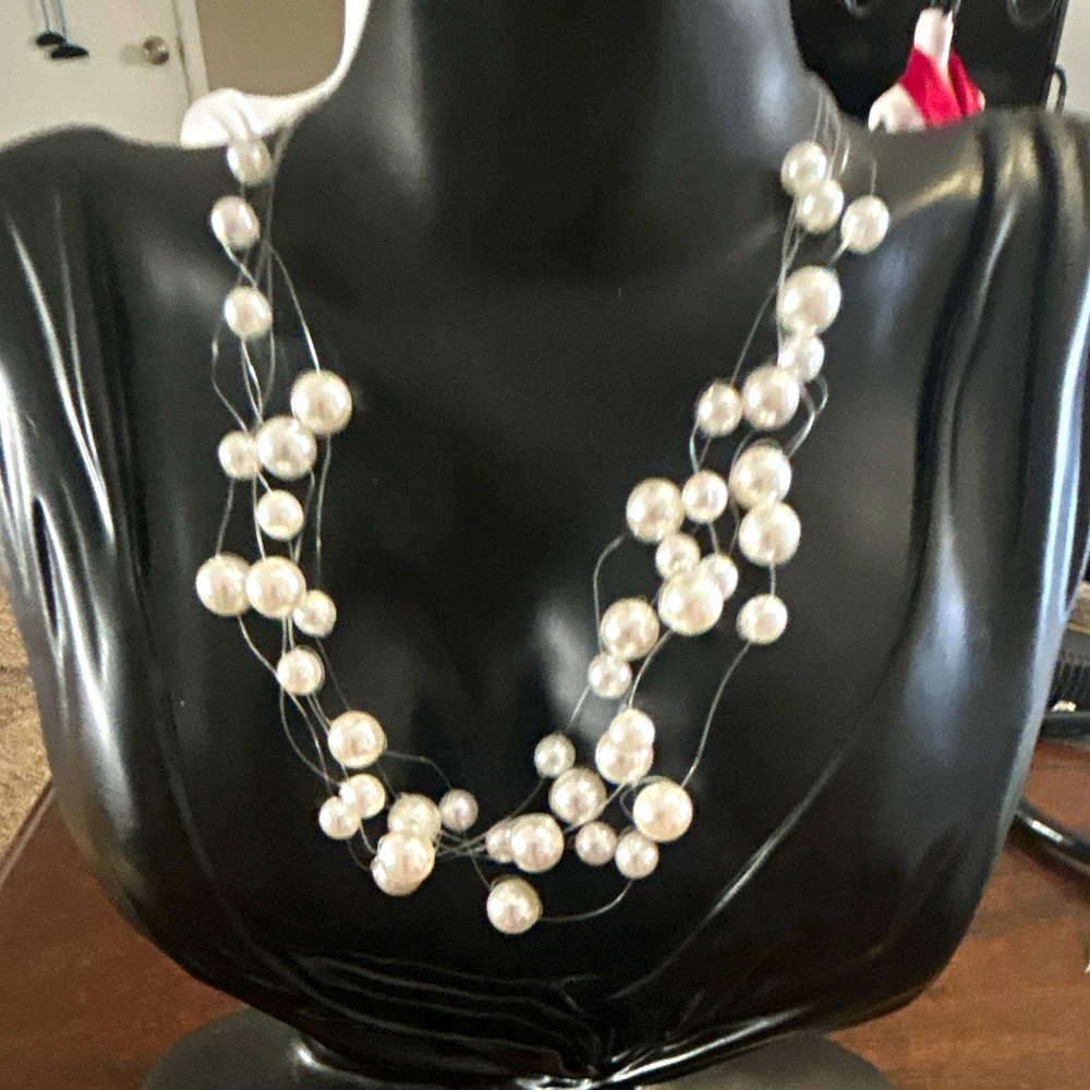 White Layered Multi Strand Faux Pearl Bead Statement Necklace 17” total.