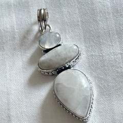 Rainbow Moonstone 3 Stones Blue Flash Pendant High Polished Silver Tone Gemstone