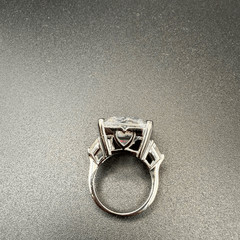 Kenneth Jay Lane Liz engagement Emerald Simulated Diamond Ring Size 7 New