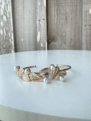 Everyday Wear Leaf Shape Metal Cuff Bracelet With Pearl