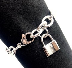 Stainless Steel Round link Chain Bracelet wuth Padlock Charm Size 7.5 Inches