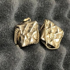 CHANEL Earrings AUTH Logo Coco kenken CC Gold Matelasse Bag Motif Swing Vintage