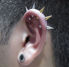 18G Stainless Steel Spike Stud Earring Helix Piercing Balls Screw Back Piercing