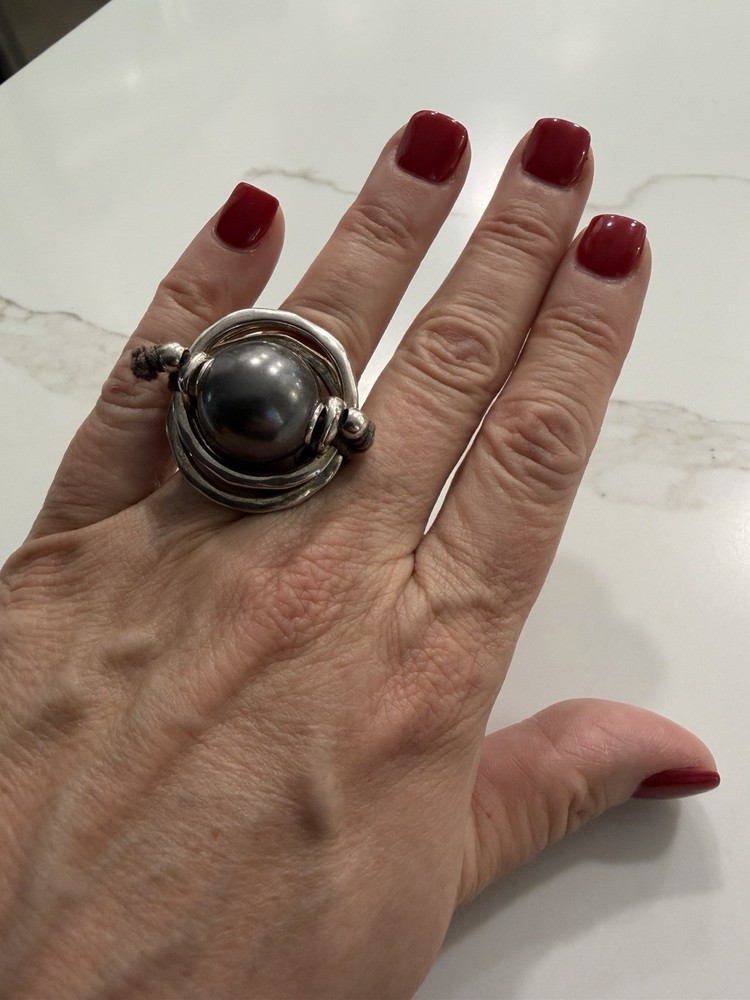 UNOde50 Wisdom Ring Gunmetal Gray Pearlized Orb Statement Ring Spain Size 6.5