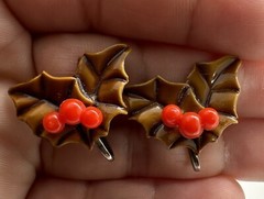 Gold Brown Red Holly Leaves Vintage Plastic Earrings Screw Back Clip On Style