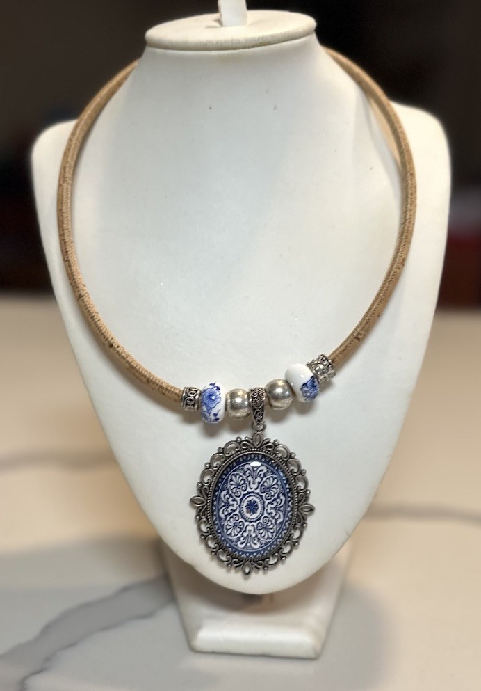 Vintage-Inspired Boho Blue White Ceramic Style Medallion Metal Necklace Cork Cor