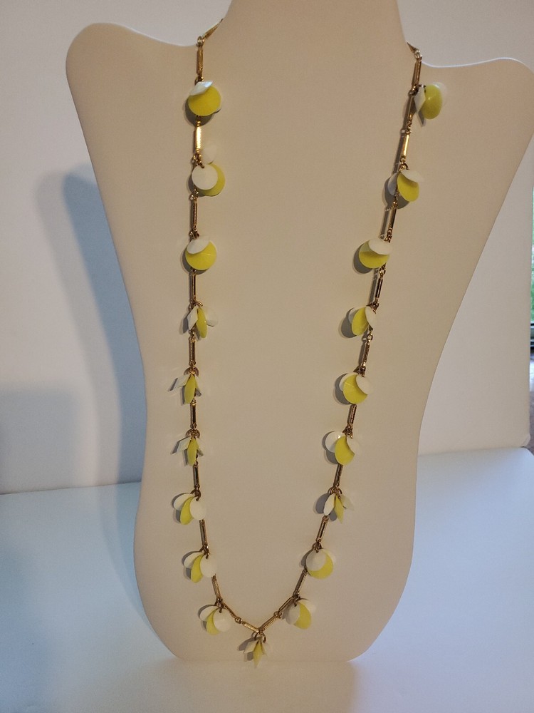 Necklace 29″ Long Yellow White Beads Clusters Gold Tone Links