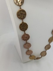 CHICO’S mixed metals hammered graduated discs stations design 36 in necklace