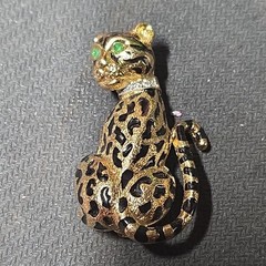 Vintagw d orian Gold Tone Cat Brooch Green Eyes Metal Enamel Animal Jewelry